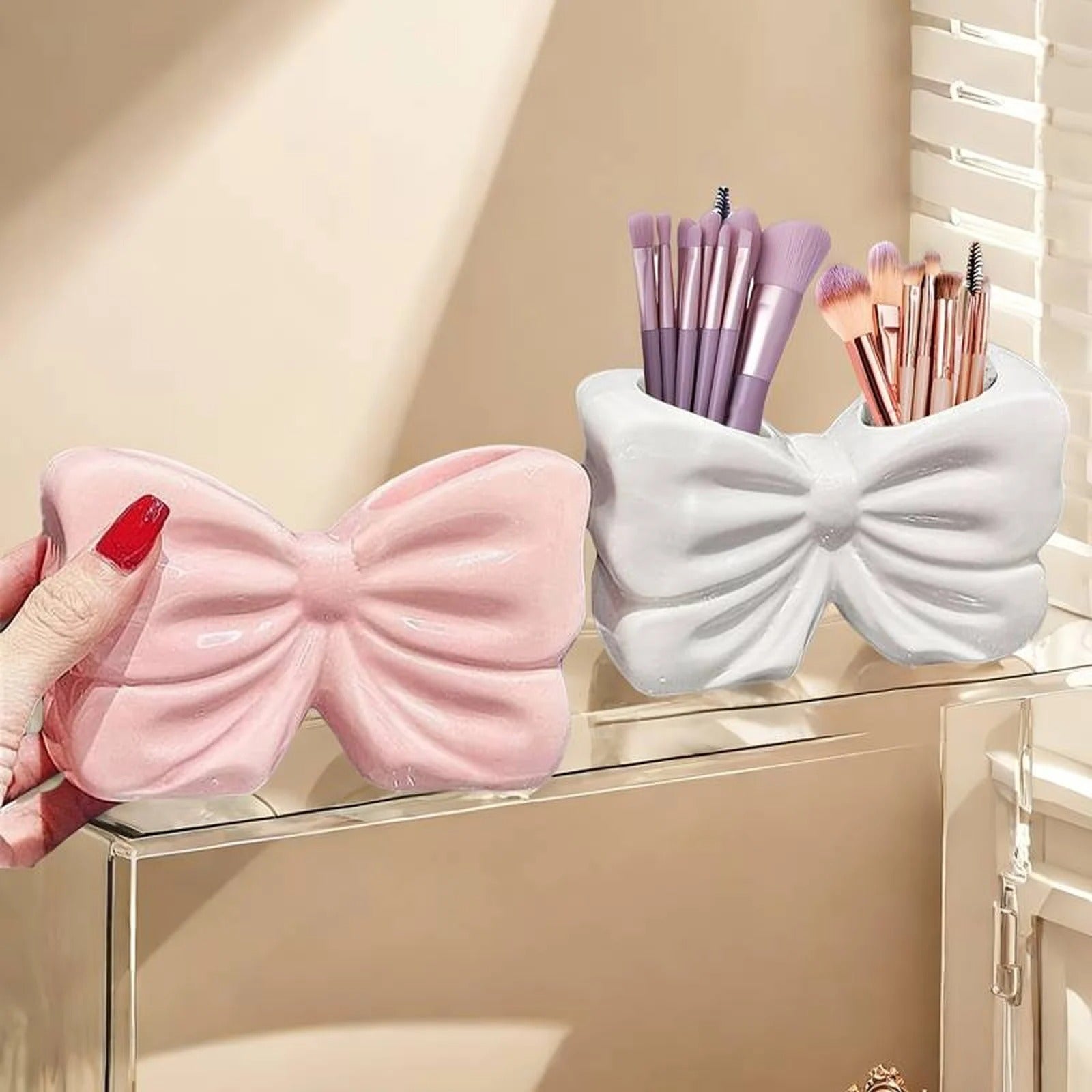 Bow-Shaped Makeup Brush Storage Box